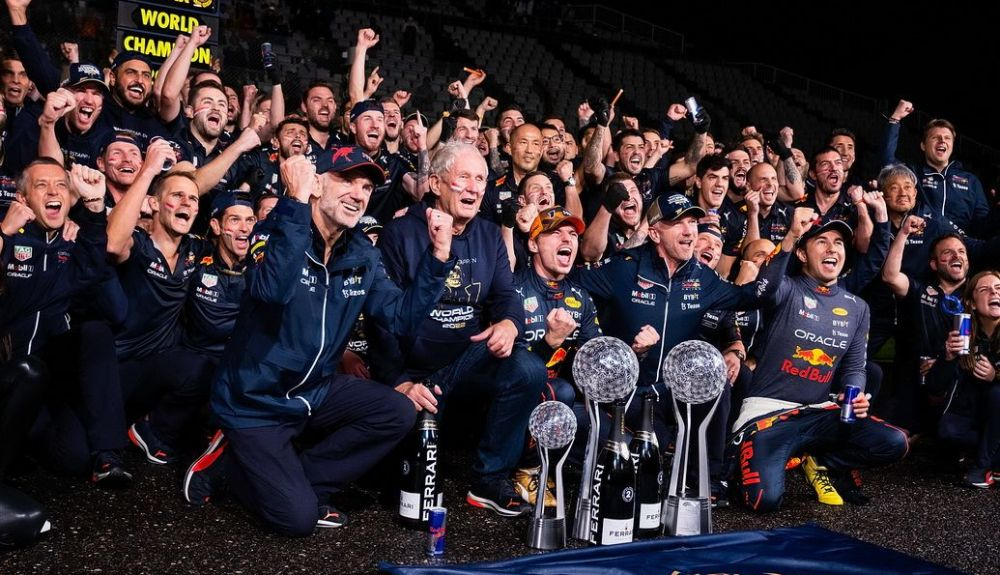 Max Verstappen (Red Bull) celebró en Japón su segundo título mundial Max Verstappen (Red Bull) celebró en Japón su segundo título mundial