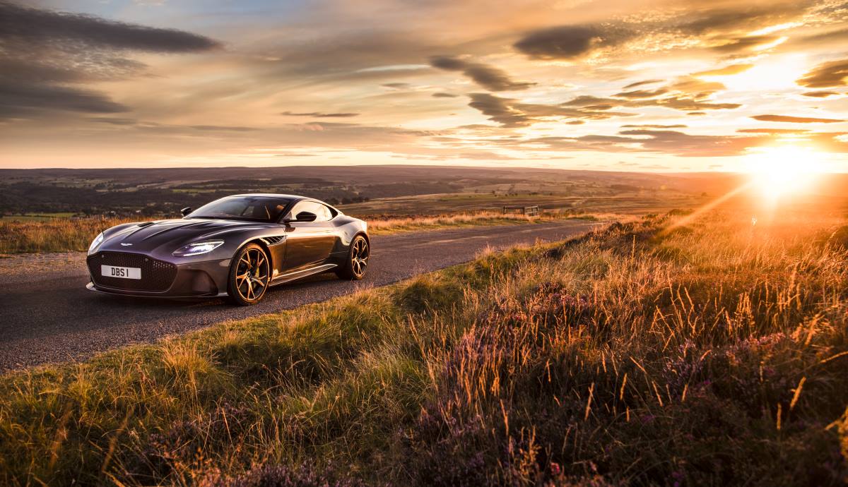 Aston Marton DBS Superleggera con motor V12