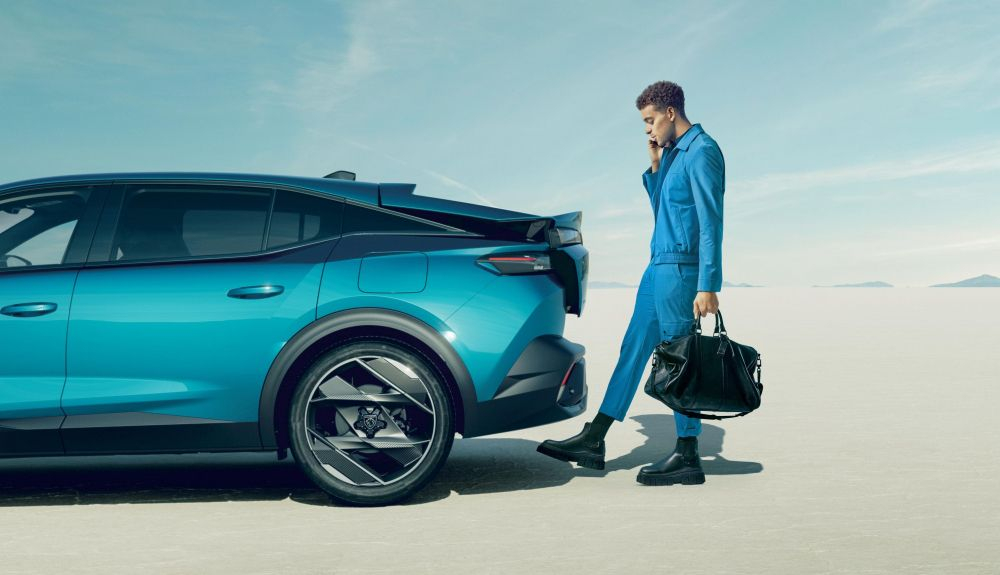 PEUGEOT 408PHEV 2022 061 FR