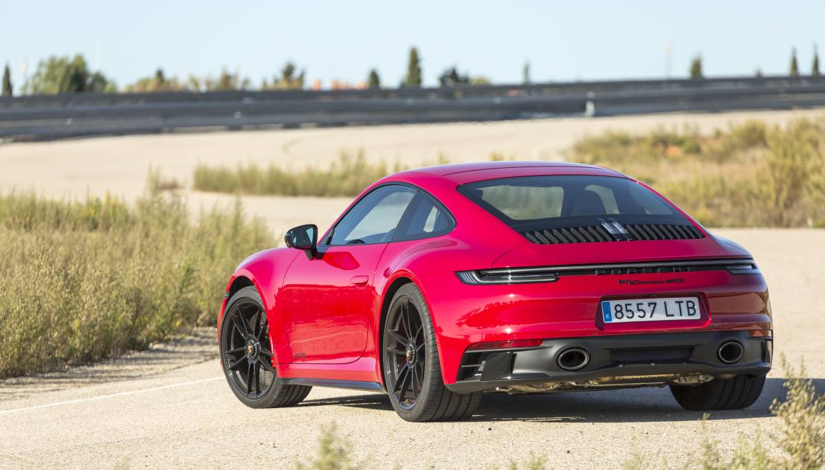 Porsche 911 Carrera GTS 3