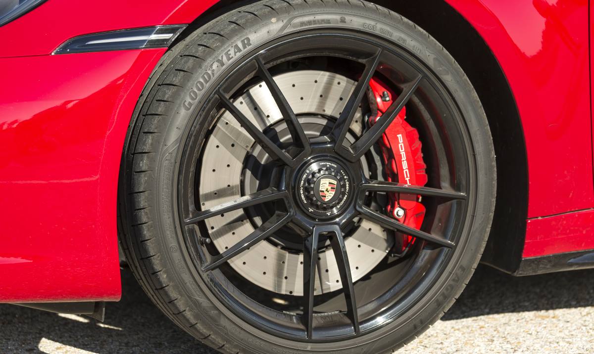 Porsche 911 Carrera GTS 4
