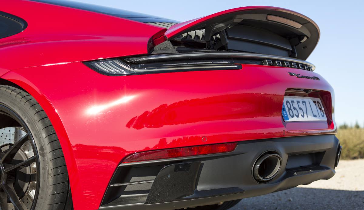 Porsche 911 Carrera GTS 5