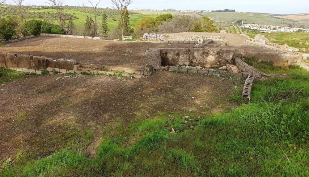 Terrenos donde se halló el Tesoro del Carambolo. Terrenos donde se halló el Tesoro del Carambolo.