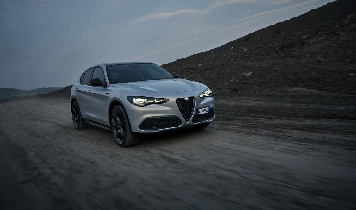 Alfa Romeo Stelvio 2023 1