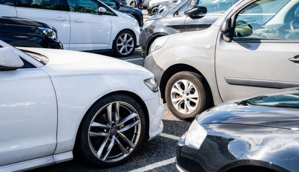 Las ventas de coches vuelven a derrumbarse ante la caída en la compra de particulares