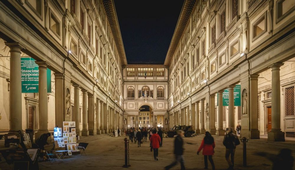 Exterior de la Galleria degli Uffizi. Exterior de la Galleria degli Uffizi.
