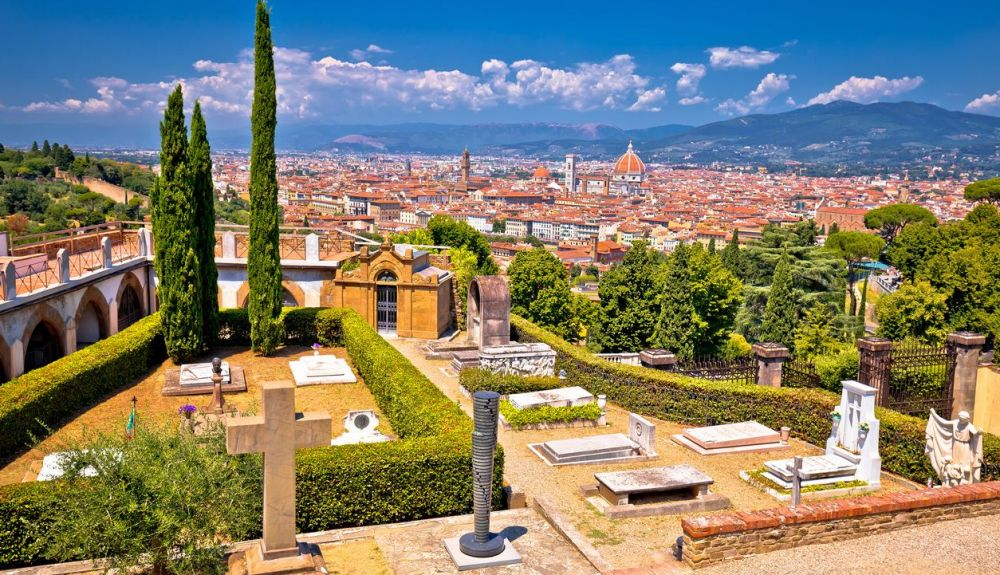 Vista panorámica del paisaje urbano de Florencia desde San Miniato al Monte. Vista panorámica del paisaje urbano de Florencia desde San Miniato al Monte.