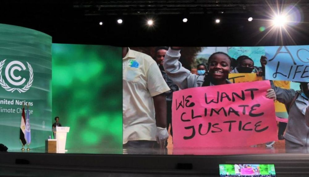 Lea Namugerwa, activista climática de Uganda en la COP27. Lea Namugerwa, activista climática de Uganda en la COP27.