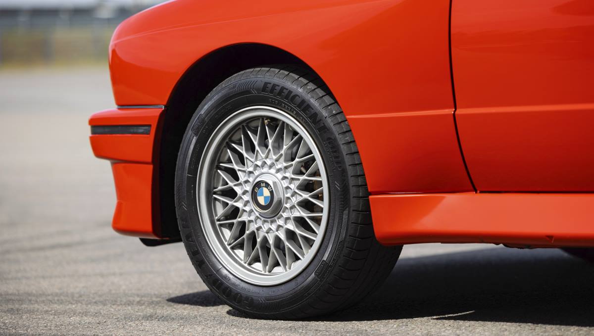 BMW M3 1987 (1)