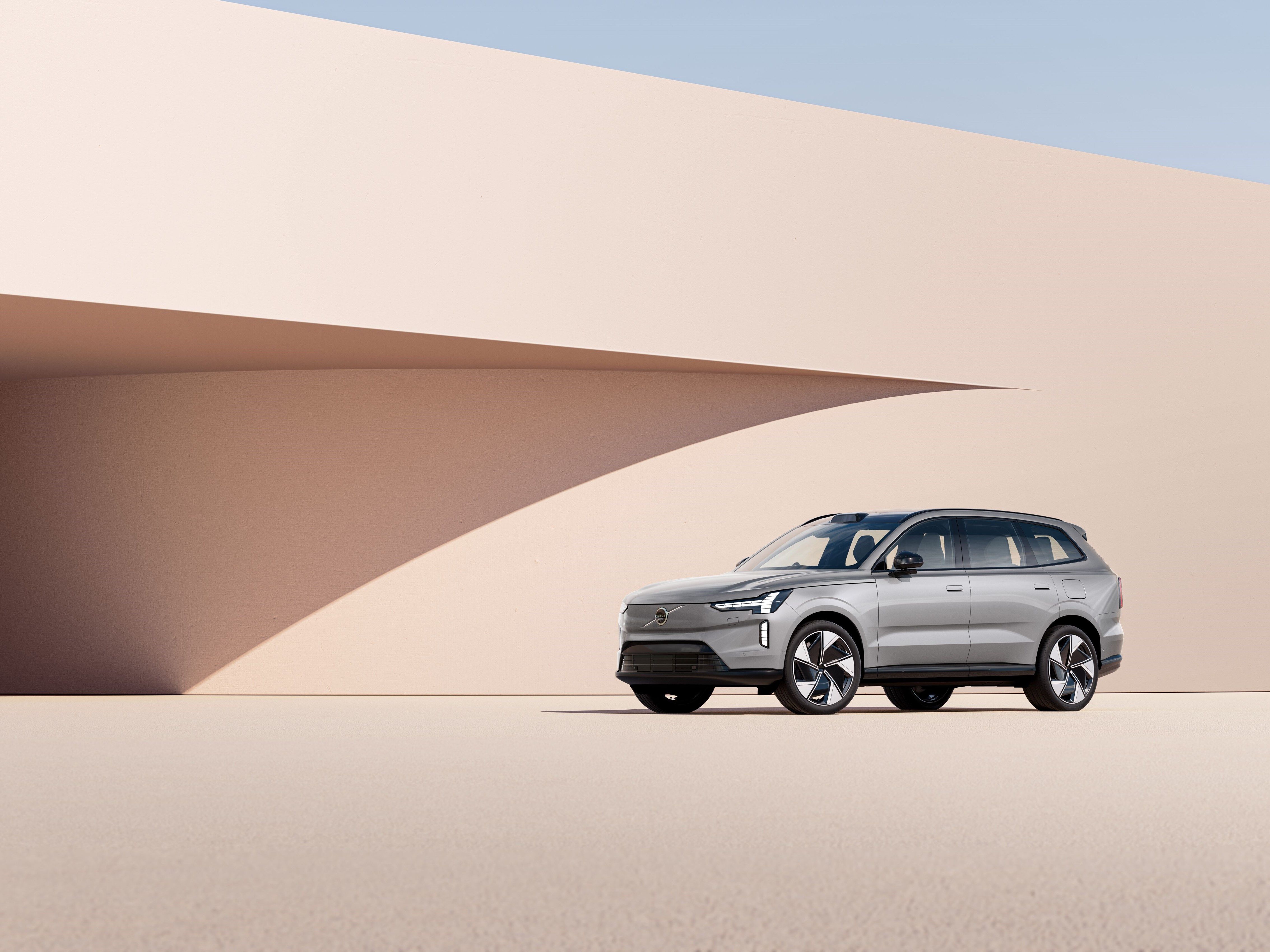 305740 Volvo EX90