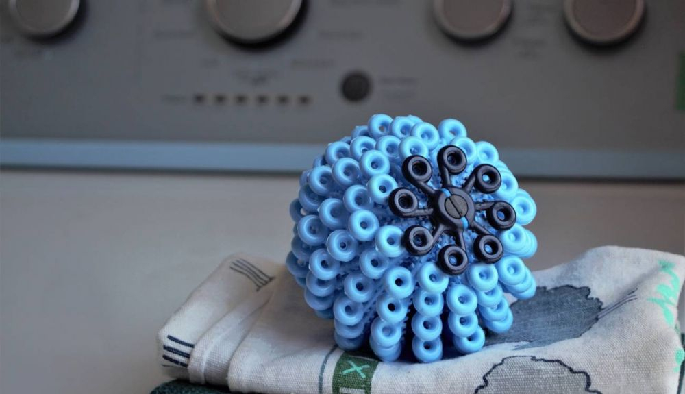 Imagen del dispositivo de filtrado de microplásticos para lavadoras