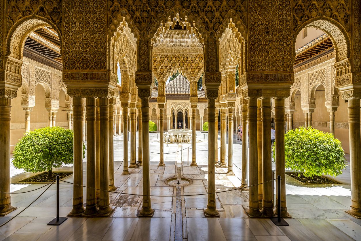 La Alhambra participa en este Día Internacional del Patrimonio Munidal con una jornada de puertas abiertas.