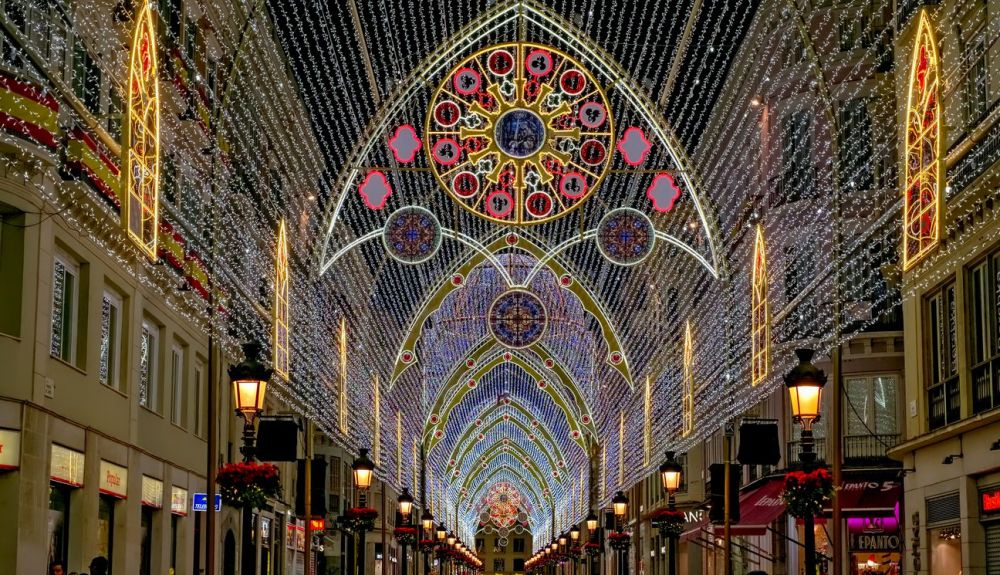 La famosa calle Larios de Malaga estrenará espectáculo de luces y sonido. La famosa calle Larios de Malaga estrenará espectáculo de luces y sonido.