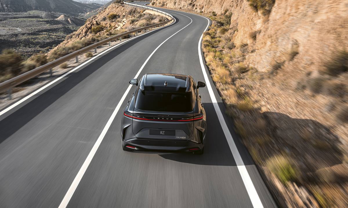Lexus RZ 450e 3