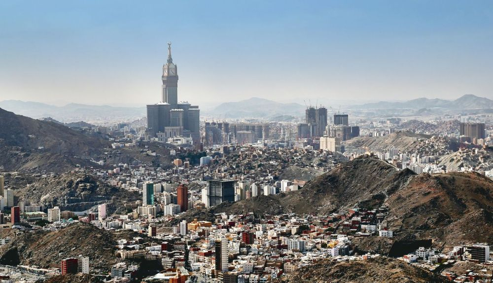 Vista de la ciudad de La Meca, rodeada de montañas. Vista de la ciudad de La Meca, rodeada de montañas.