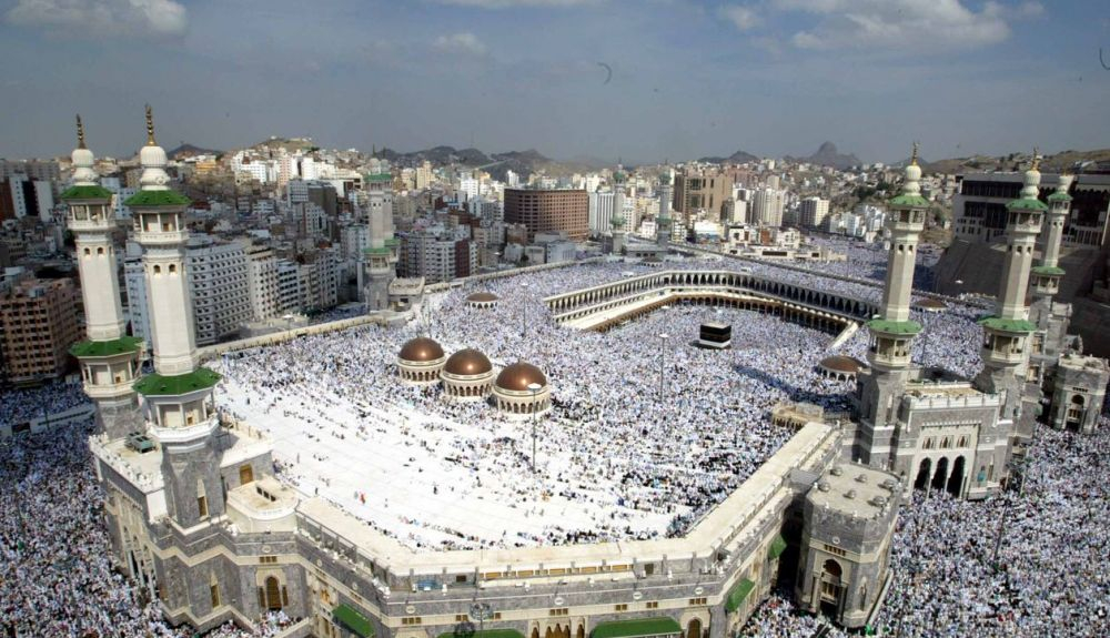 La Mezquita Haram puede acomodar a un millón de fieles a la vez. La Mezquita Haram puede acomodar a un millón de fieles a la vez.