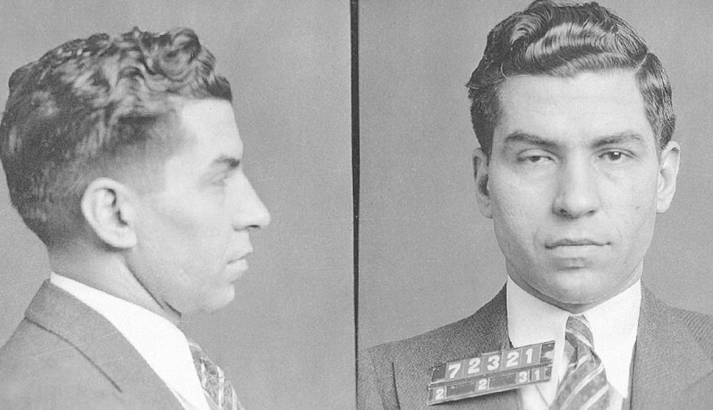 Lucky Luciano procedía de Sicilia y llegó a Nueva York con diez años. Lucky Luciano procedía de Sicilia y llegó a Nueva York con diez años.