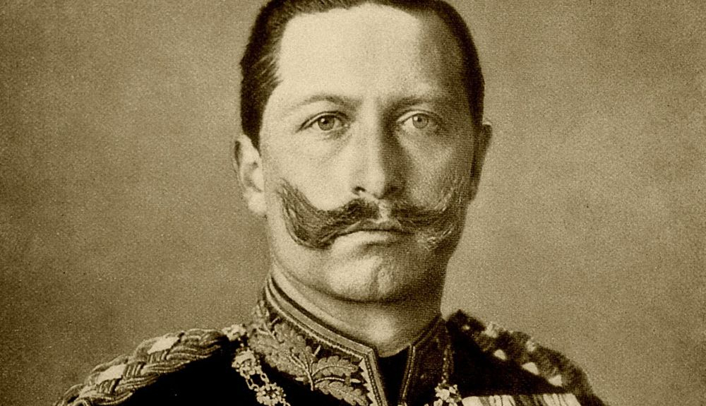 El emperador alemán Wilhelm II anunció planes para reformas democráticas, incluido el voto. El emperador alemán Wilhelm II anunció planes para reformas democráticas, incluido el voto.