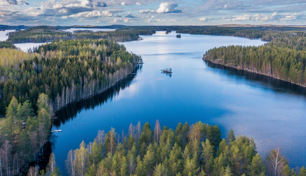 Vista aérea del lago Vahvajärvi, Finlandia. Simo Räsänen Vista aérea del lago Vahvajärvi, Finlandia. Simo Räsänen