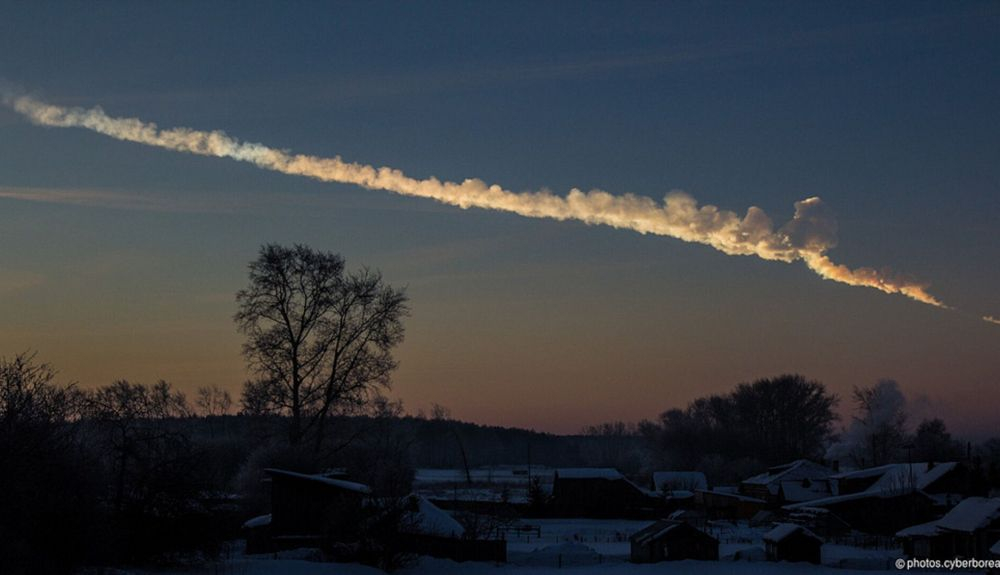 Asteroide que impacto en 2013 cerca de la ciudad de Chelyabinsk,causando heridas a cientos de personas. Asteroide que impacto en 2013 cerca de la ciudad de Chelyabinsk,causando heridas a cientos de personas.