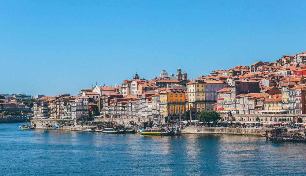 Con este crucero, se tendrá una vista privilegiada de los fuegos artificiales de Oporto. Con este crucero, se tendrá una vista privilegiada de los fuegos artificiales de Oporto.