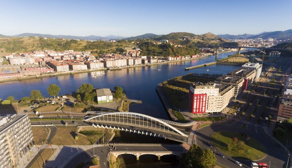 Puente de Kaiku, en Barakaldo. Puente de Kaiku, en Barakaldo.