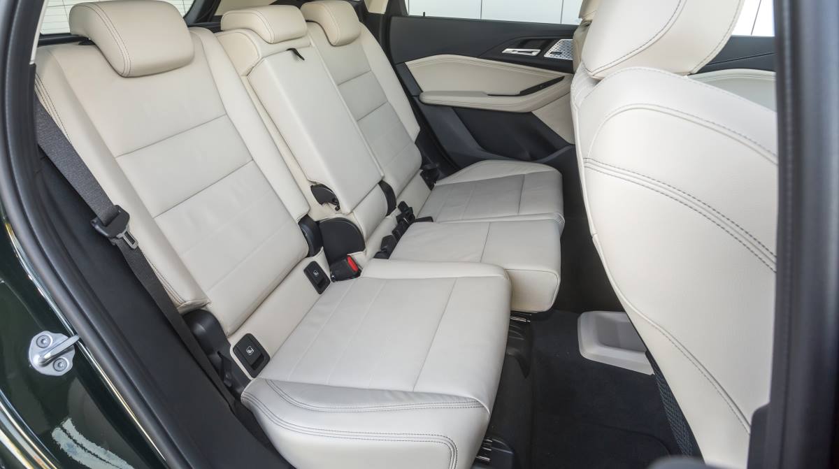 BMW 218d Active Tourer Automático 3