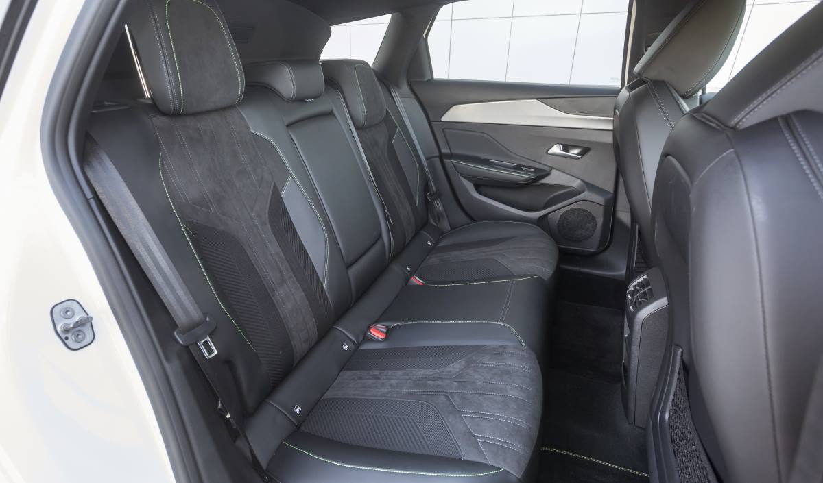 Peugeot 308 SW PHEV GT 225 3