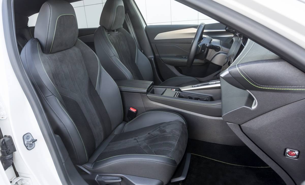 Peugeot 308 SW PHEV GT 225 4