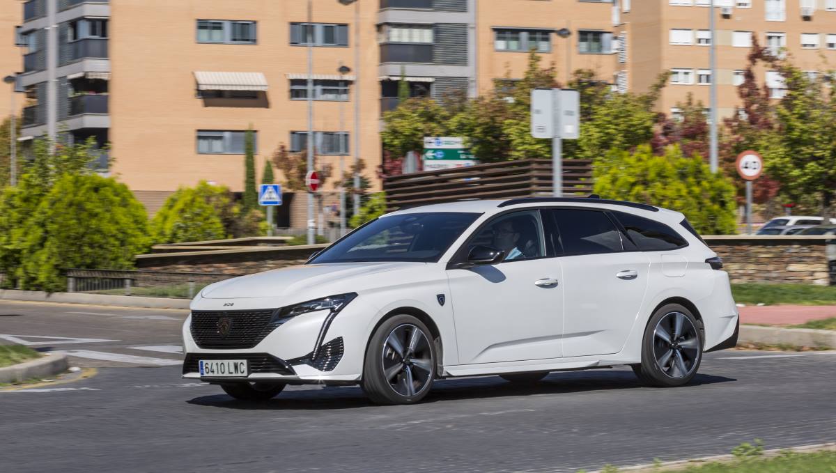 Peugeot 308 SW PHEV GT 225 6