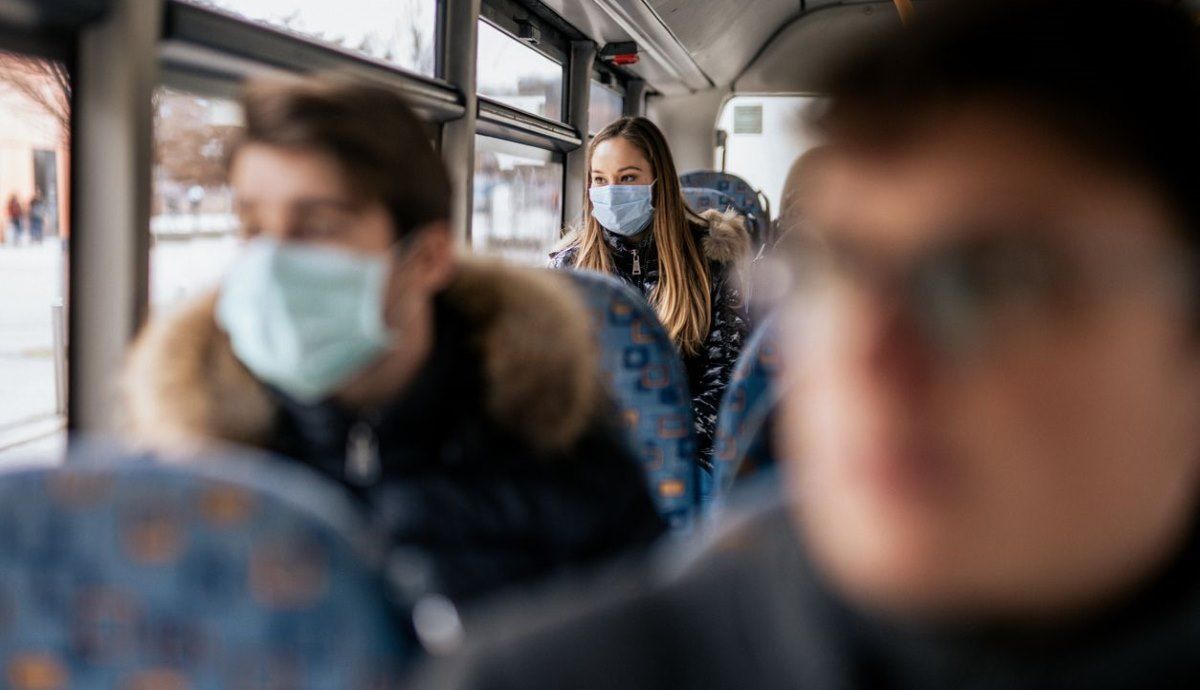 La Ministra de Sanidad se refiere al uso obligatorio de la mascarilla en el transporte público en España.
