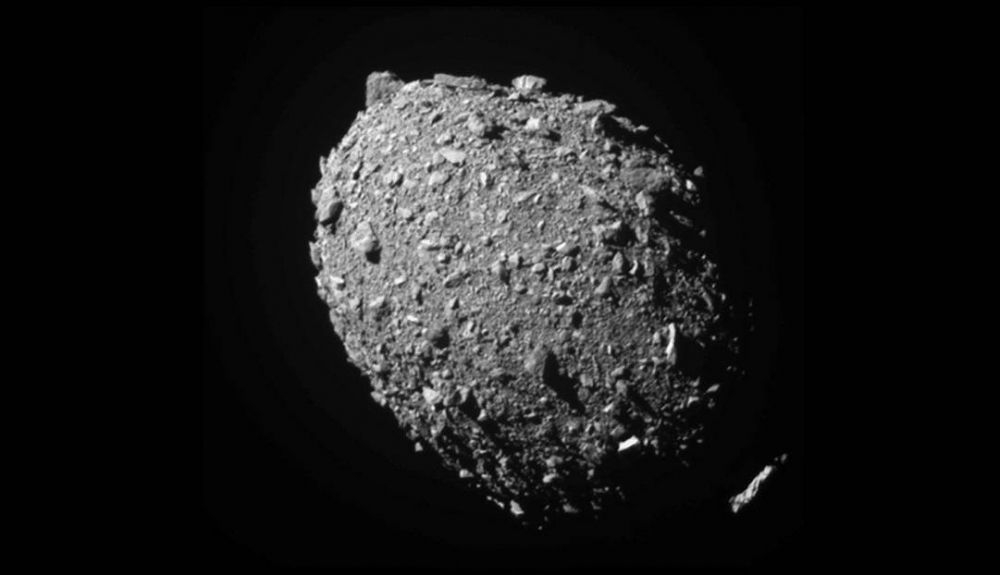 Imagen real del asteroide Dimorphos contra el que impactó la sonda DART. Imagen real del asteroide Dimorphos contra el que impactó la sonda DART.