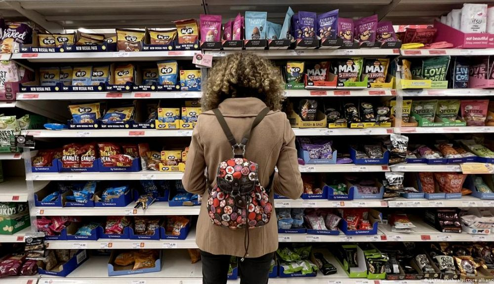 Los alimentos ultraprocesados, como los dulces envasados, se han extendido por todo el mundo, afectando las dietas de las personas en países de ingresos altos y bajos. Los alimentos ultraprocesados, como los dulces envasados, se han extendido por todo el mundo, afectando las dietas de las personas en países de ingresos altos y bajos.