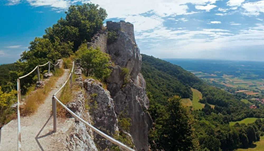 Kalnik es una impresionante montaña rocosa.