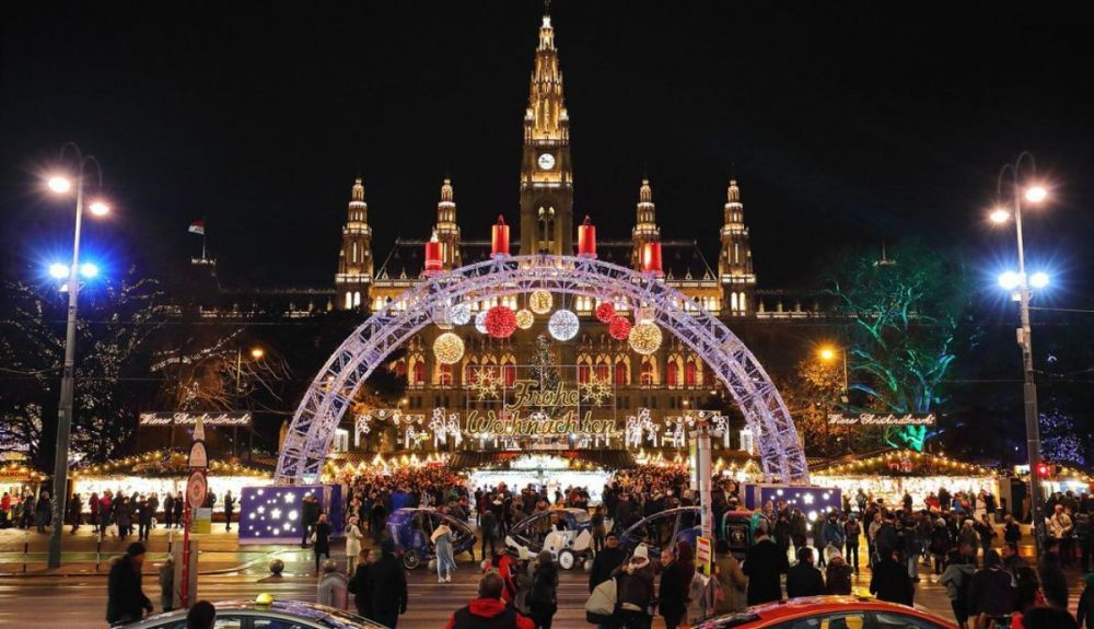 Mercado navideño de Viena en 2017. Mercado navideño de Viena en 2017.