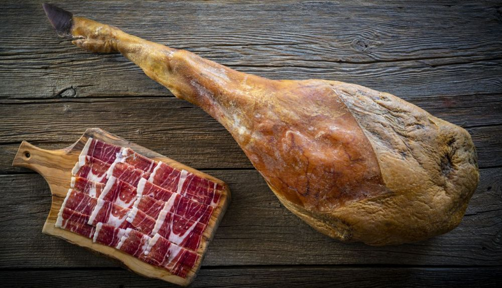 La pieza de jamón ha de ser estilizada. La pieza de jamón ha de ser estilizada.
