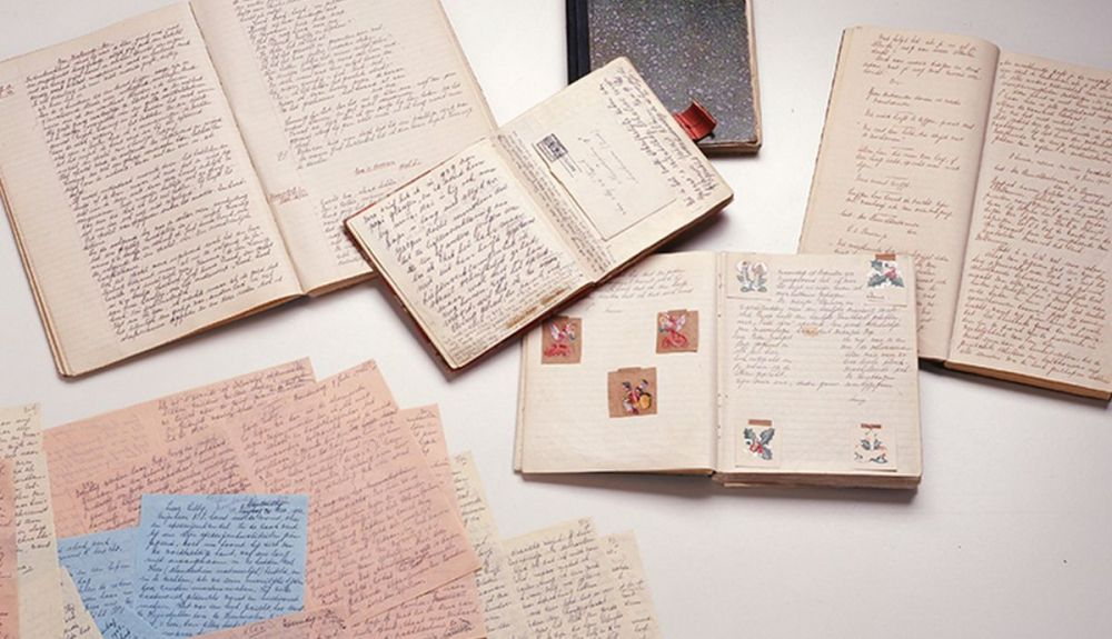 Manuscritos originales de Ana Frank. El diario, las hojas sueltas y los cuadernos con cuentos y frases bonitas. Manuscritos originales de Ana Frank. El diario, las hojas sueltas y los cuadernos con cuentos y frases bonitas.
