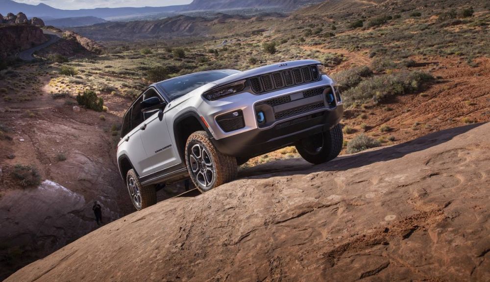 jeep grand cherokee 2022 3 1 1000x575