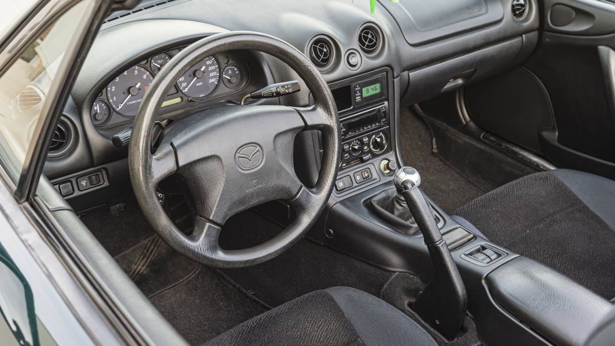 Mazda MX5 16