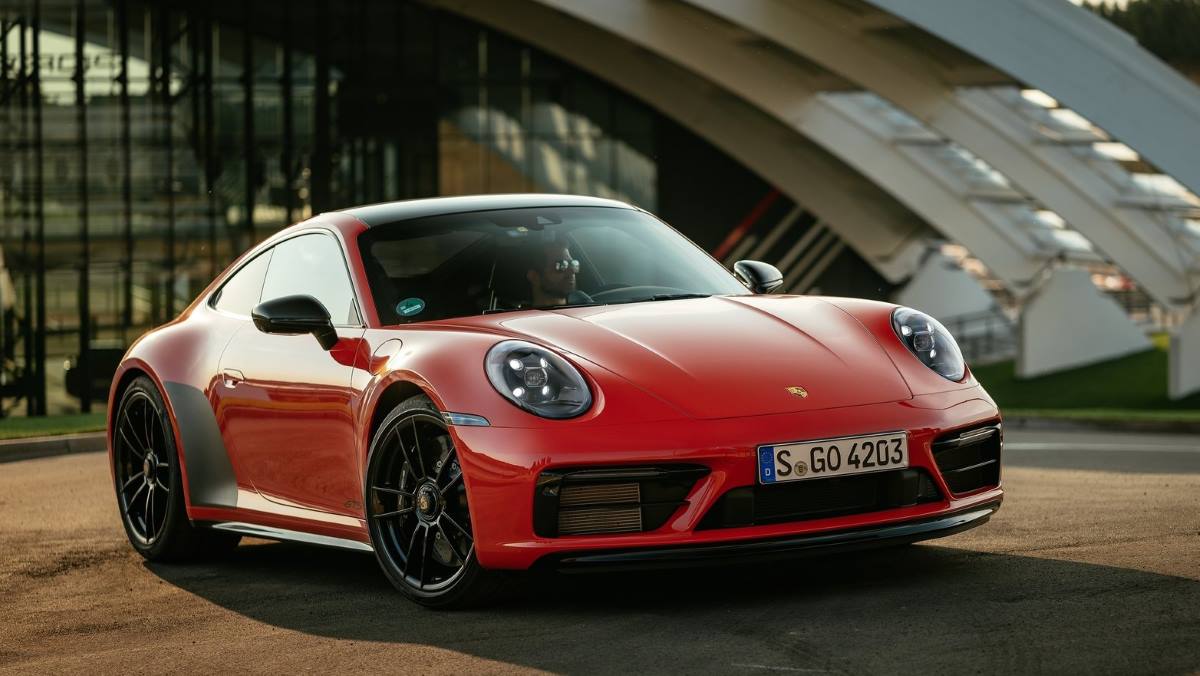 Porsche 911 Carrera 4 GTS 2022