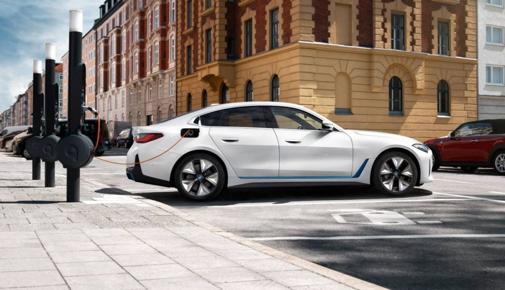 bmw i4 ya a la venta 10 1 1000x575