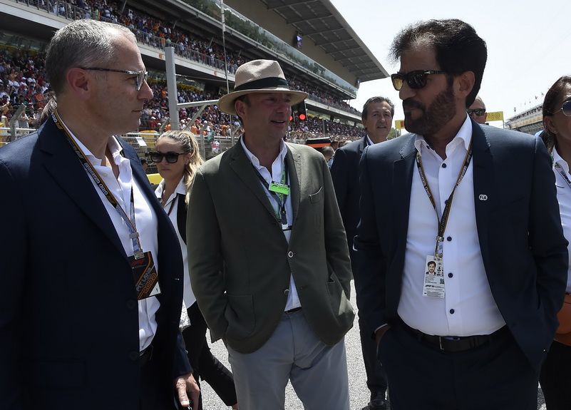 Stefano Domenicali y Ben Sulayem con Manuel Cendoya en el GP de España 202222 resize