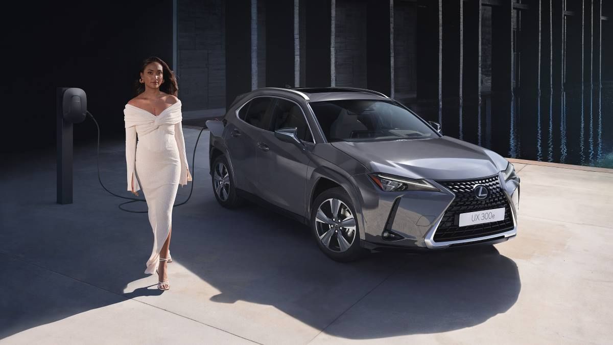 Lexus UX 300e 2023 2