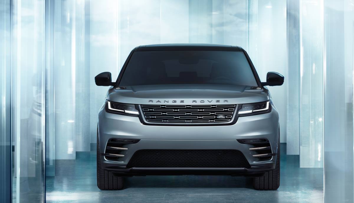 RR Velar 24MY Exterior 01 Front 010223