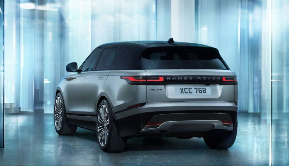 RR Velar 24MY Exterior 10 Rear 3 4 010223 RR Velar 24MY Exterior 10 Rear 3 4 010223