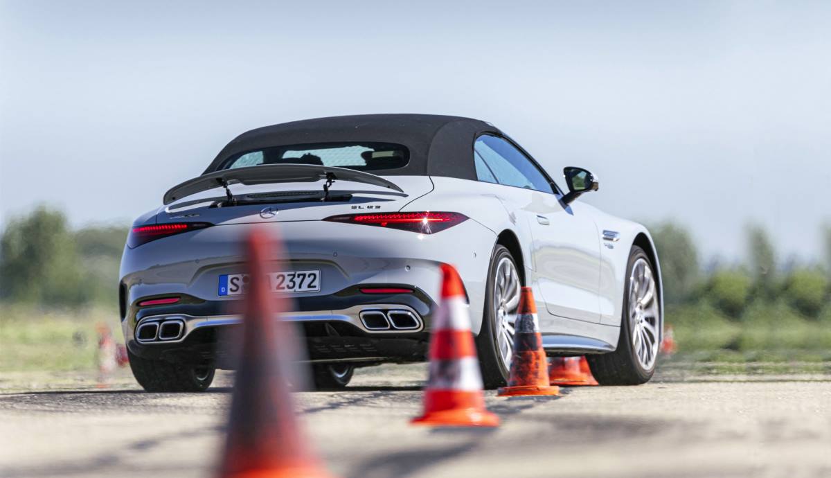 Mercedes AMG SL 63 2