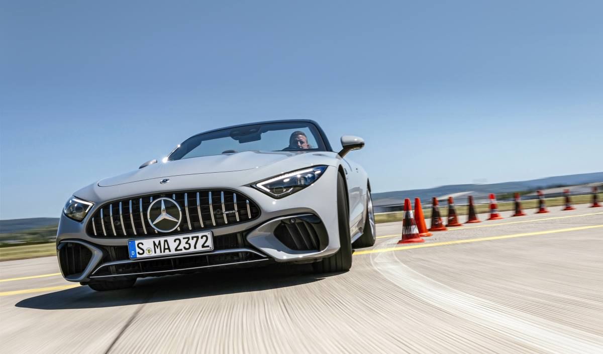 Mercedes AMG SL 63 4