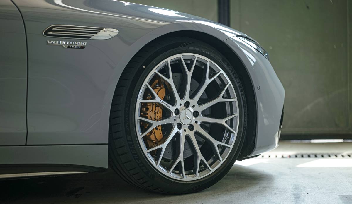 Mercedes AMG SL 63 12
