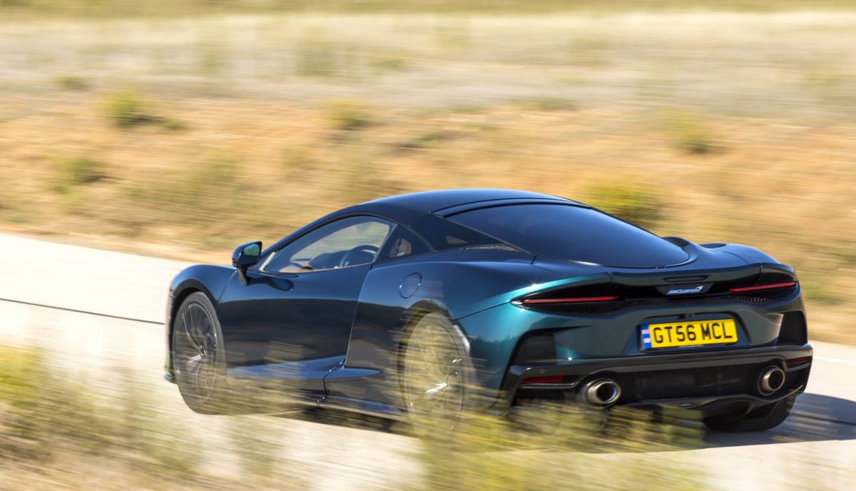 040 MCLAREN GT
