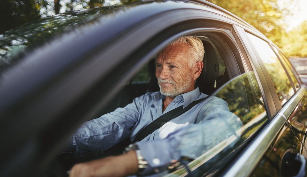 La DGT advierte de cambios importantes en el carné de conducir a los conductores mayores de 65 años